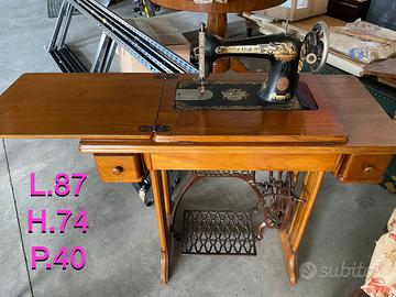 Macchina  da cucire SINGER vintage