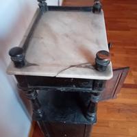 comodino antico