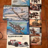 Vari kit di montaggio in plastica