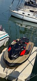Moto d’acqua seadoo rxp325