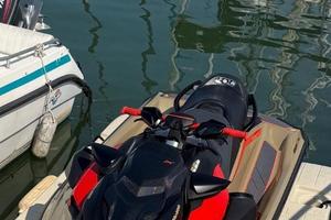 Moto d’acqua seadoo rxp325