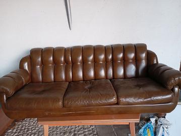 Set divani vintage in pelle – Eleganza senza tempo