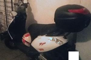 Piaggio Zip 50 4T (2020) sempre tenuto in box