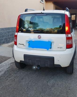 Panda Fiat 4x4 con gancio rimorchio