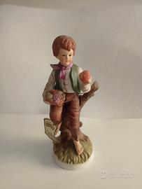 RAGAZZO CON FRUTTA-CAPODIMONTE-PORCELLANA-ANNI'70