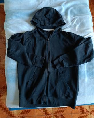 Felpa nera con cappuccio 