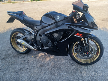 Suzuki GSX R 750 K7