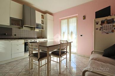 5 LOCALI A CAMPLI