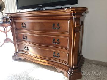 Comò e 2 comodini in noce massello