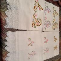 Asciugamani lino ricamati a mano