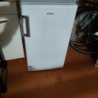 Frigo basso marca Candy con congelatore nuovo