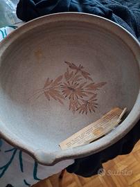 set saliera e tegame terracotta e piatto decorato 