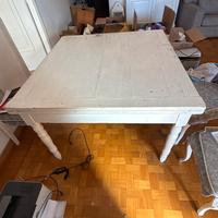 Tavolo in legno allungabile