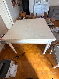 Tavolo in legno allungabile