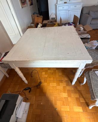 Tavolo in legno allungabile