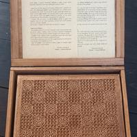 Scacchiera artigianale intagliata, gioco dama