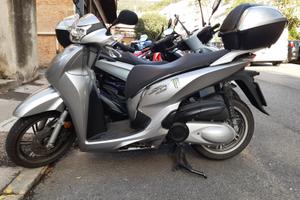 Honda SH 300i ABS con 13900 Km