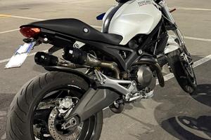 Ducati Monster 696