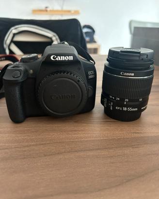 Macchina fotografica Canon EOS 2000D