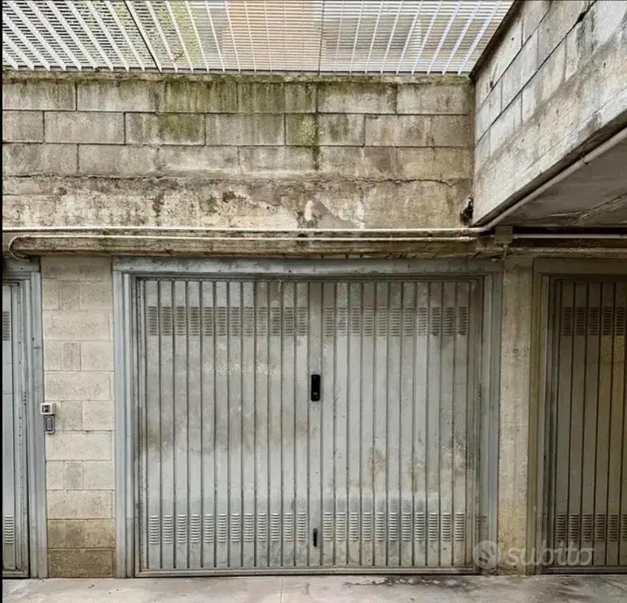 Box garage