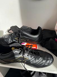 Scarpe marca Lotto per campo sintetico
