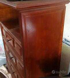 Comodino in legno
