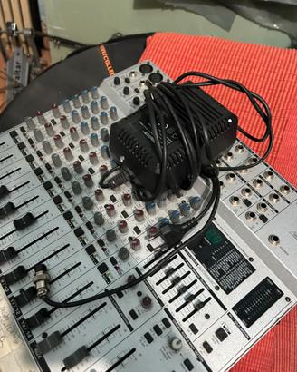 Mixer behringer