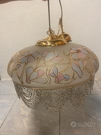 Lampadario vintage in vetro satinato con decori