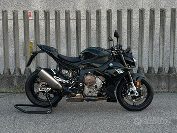 BMW S1000 R 2023, 4000km, M carbon pack Akrapovic