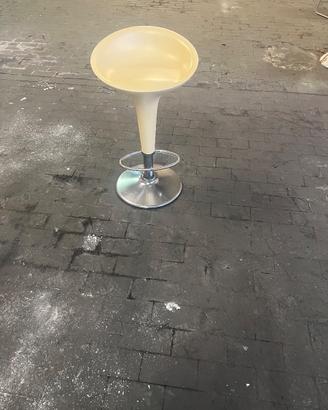 Sgabello bombo bianco di Magis