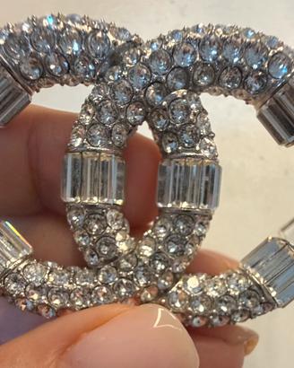 Chanel spilla