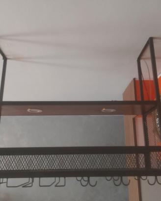 portabottiglie da soffitto con faretti led