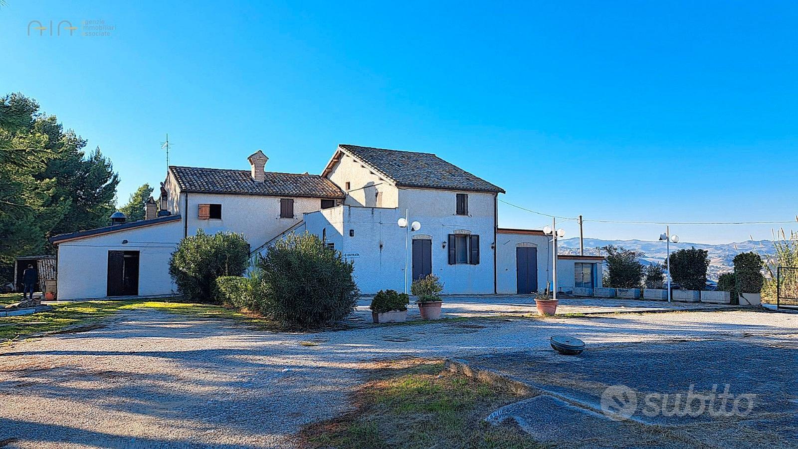 Casale panoramico a 10 minuti da Ascoli Piceno - Vista 2