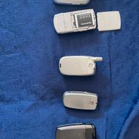 VECCHI TELEFONI SAMSUNG E MOTOROLA