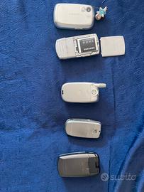 VECCHI TELEFONI SAMSUNG E MOTOROLA