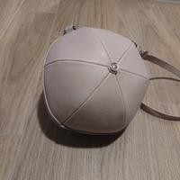 Borsa sferica in similpelle beige Carpisa