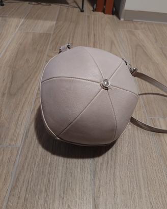 Borsa sferica in similpelle beige Carpisa