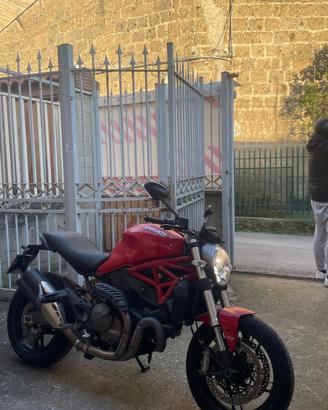 Ducati Monster 821