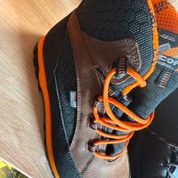 Scarpe trekking e caccia cofra per i numeri chiede