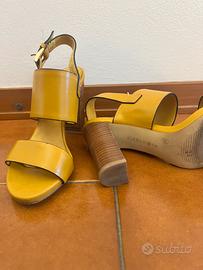 SANDALI CON TACCO GIALLI