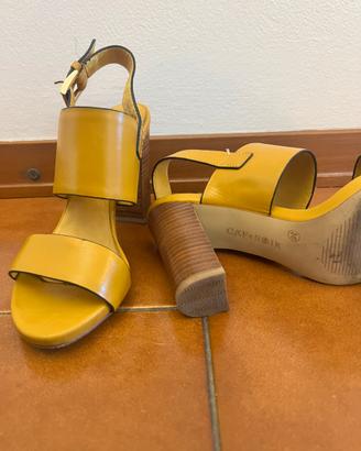 SANDALI CON TACCO GIALLI