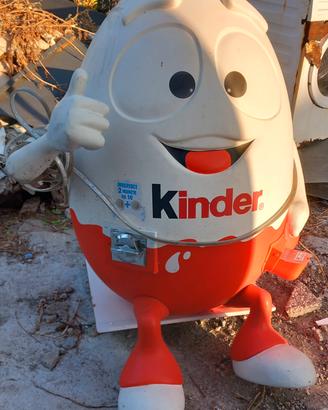 Ovino Kinder scultura