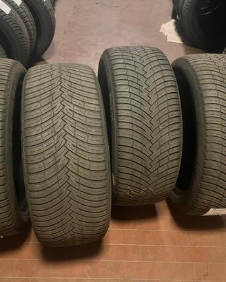 Gomme PIrelli scorpion M+S255/45 R20