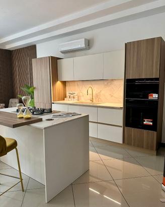 CUCINA CON ISOLA