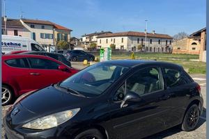 Peugeot 207 1.4 cc anno 2010 gpl