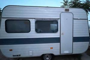 Roulotte Adria 380