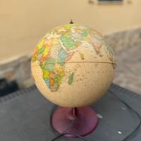 Mappamondo illuminato