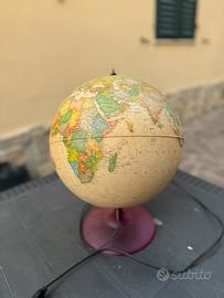 Mappamondo illuminato