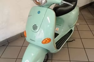 vespa et 2  50 anni 2000