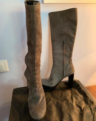 Stivali alti in camoscio marca Hogan